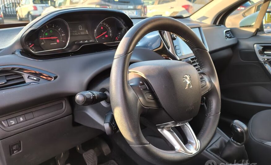 Peugeot 208 PureTech 82 5 porte Allure