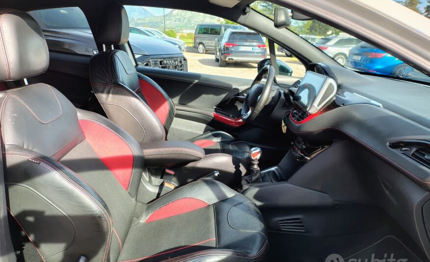 Peugeot 208 1.6 THP 200 CV 3 porte GTi
