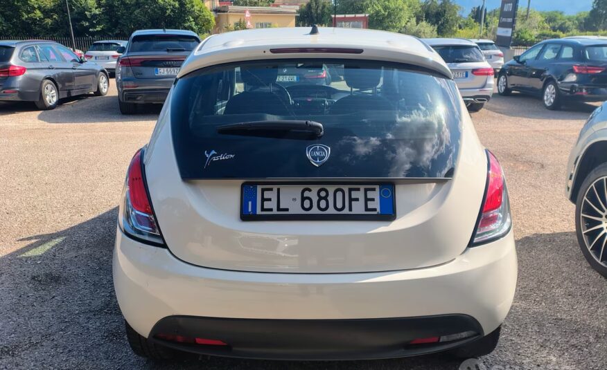 Lancia Ypsilon 1.2 69 CV 5 porte S&S Platinum
