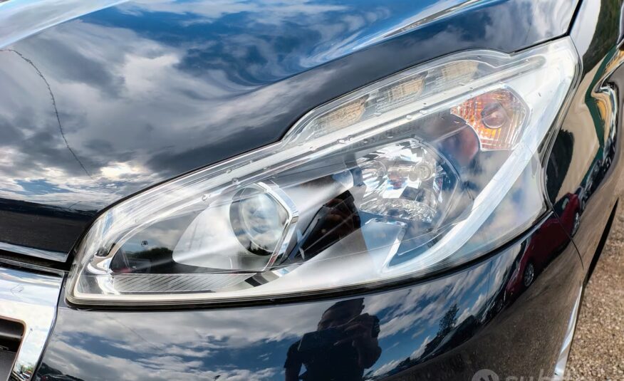 Peugeot 208 PureTech 82 5 porte Allure