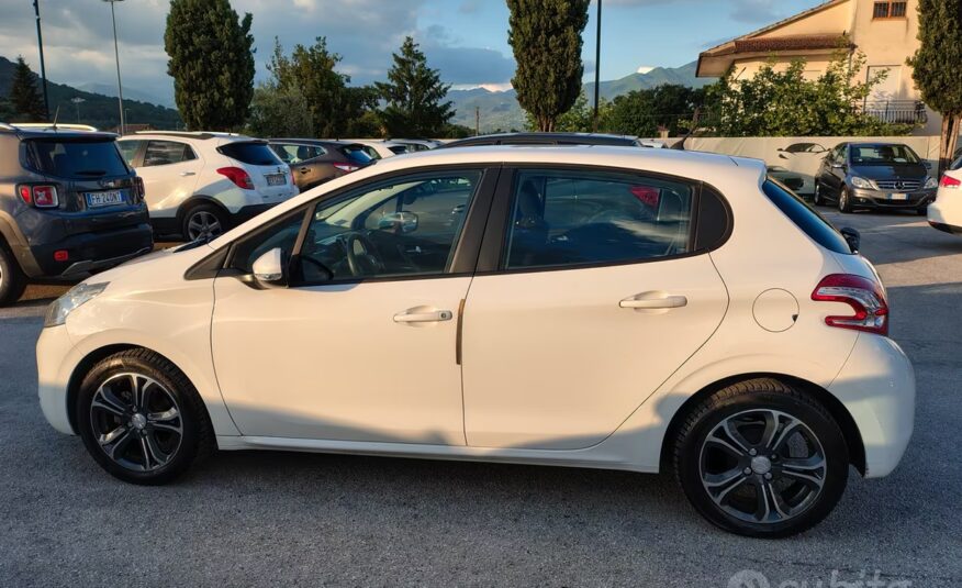 Peugeot 208 PureTech 82 5 porte Allure