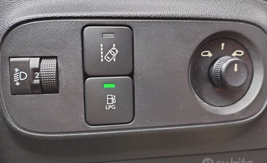 Citroen C3 PureTech 82 GPL Shine