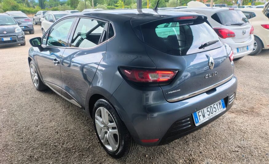 Renault Clio TCe 12V 90 CV 5 porte Moschino Life