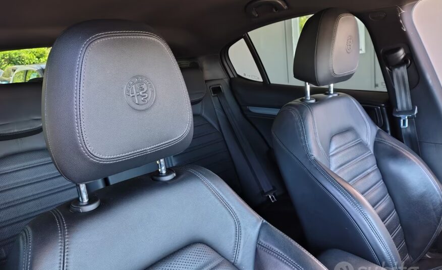 Alfa Romeo Stelvio 2.2 Turbodiesel 210 CV AT8 Q4 V
