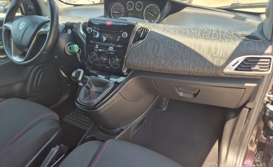 Lancia Ypsilon 1.2 69 CV 5 porte S&S Platinum