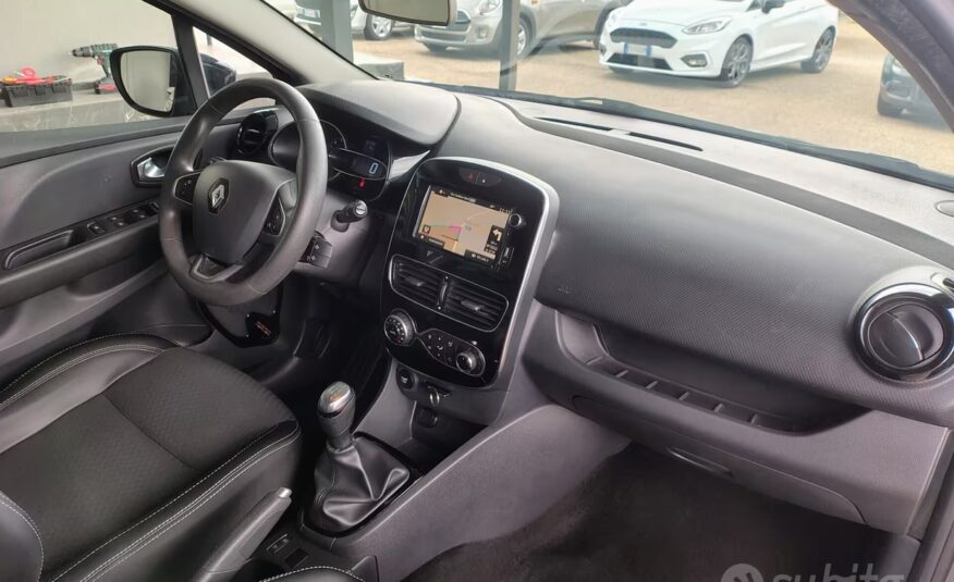 Renault Clio TCe 12V 90 CV 5 porte Moschino Life