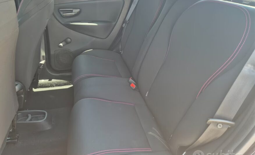 Lancia Ypsilon 1.2 69 CV 5 porte S&S Platinum