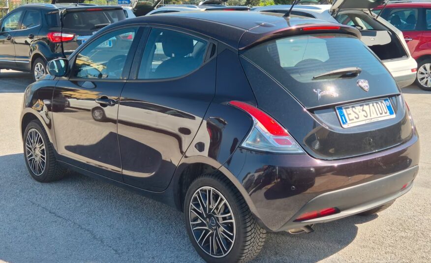 Lancia Ypsilon 1.2 69 CV 5 porte S&S Platinum