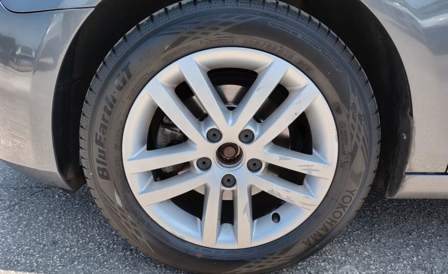 Volkswagen Golf 1.6 Highline BiFuel