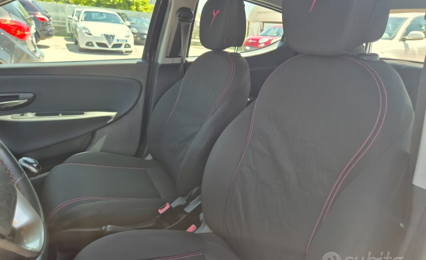 Lancia Ypsilon 1.2 69 CV 5 porte S&S Platinum