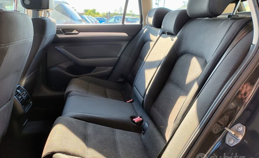 Volkswagen Passat 1.4 TSI DSG 2019 Trendline BlueM