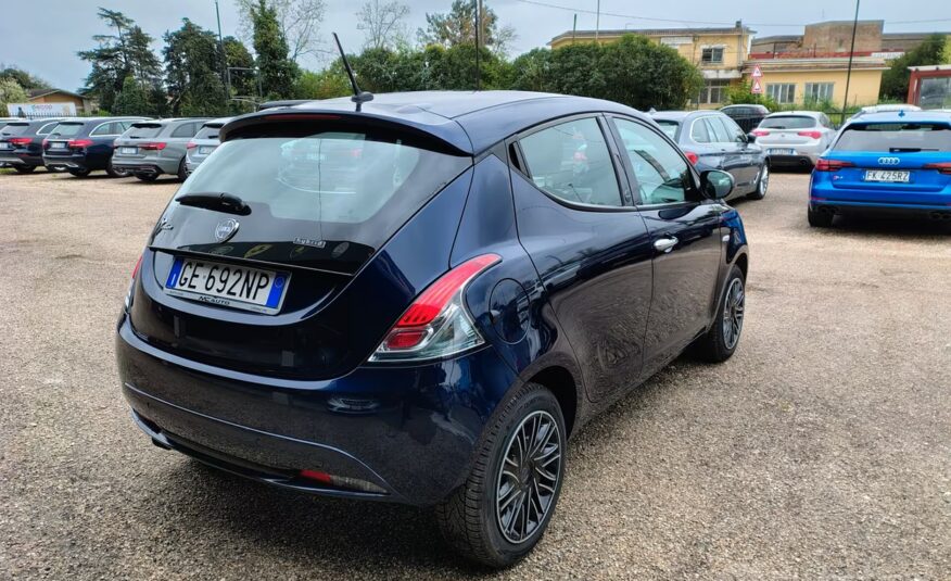 Lancia Ypsilon 1.0 FireFly 5 porte S&S Hybrid Ecoc