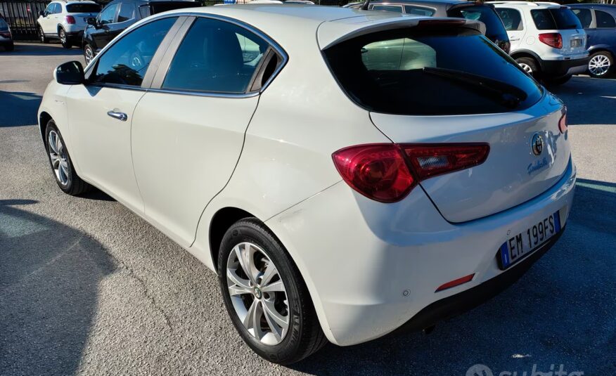 Alfa Romeo Giulietta 1.6 JTDm-2 105 CV Distinctive