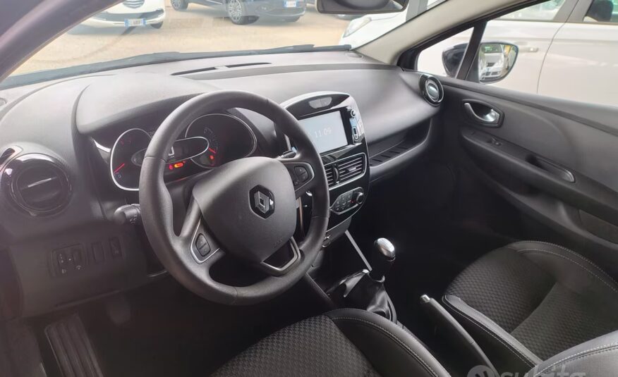 Renault Clio TCe 12V 90 CV 5 porte Moschino Life