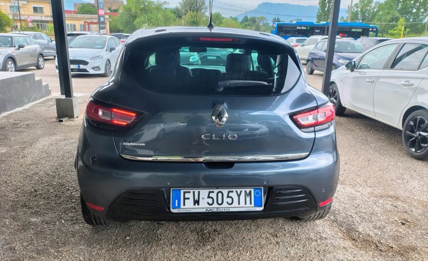 Renault Clio TCe 12V 90 CV 5 porte Moschino Life