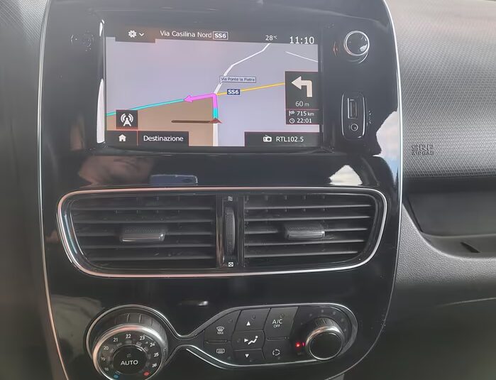 Renault Clio TCe 12V 90 CV 5 porte Moschino Life