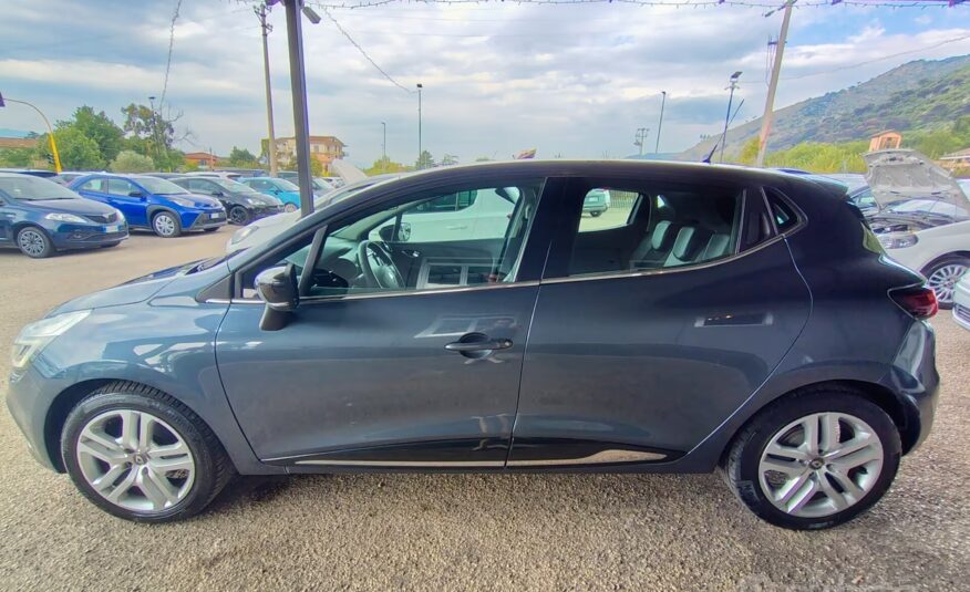 Renault Clio TCe 12V 90 CV 5 porte Moschino Life