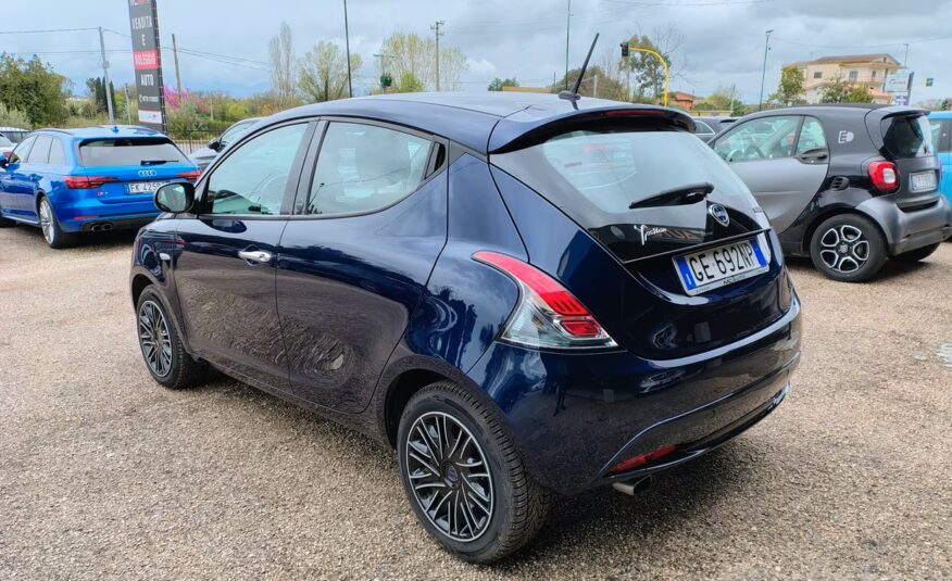 Lancia Ypsilon 1.0 FireFly 5 porte S&S Hybrid Ecoc