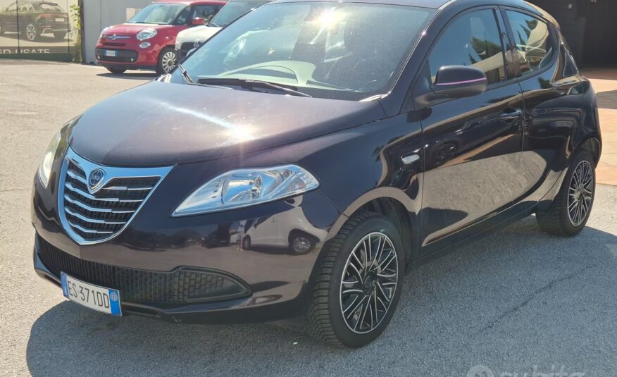 Lancia Ypsilon 1.2 69 CV 5 porte S&S Platinum