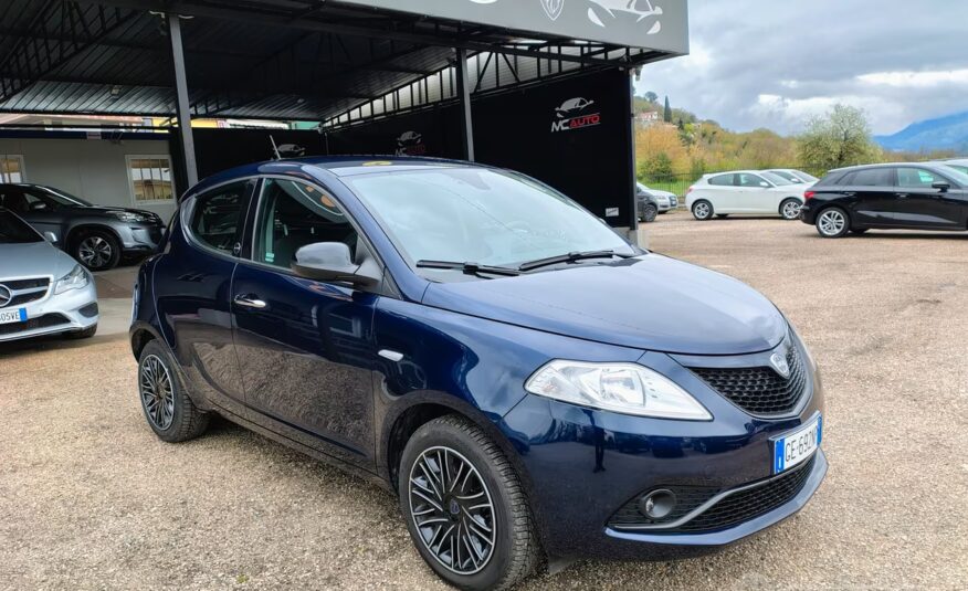 Lancia Ypsilon 1.0 FireFly 5 porte S&S Hybrid Ecoc