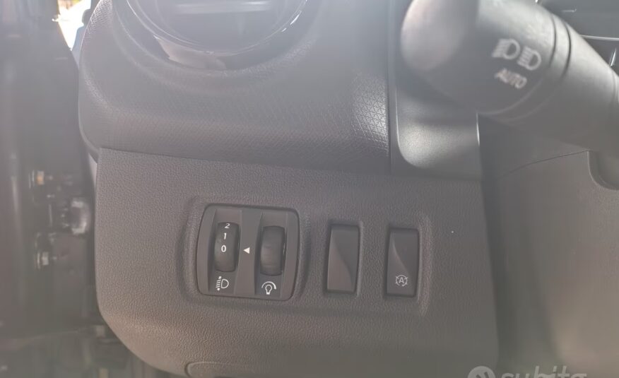 Renault Clio TCe 12V 90 CV 5 porte Moschino Life