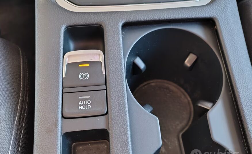 Volkswagen Passat 1.4 TSI DSG 2019 Trendline BlueM