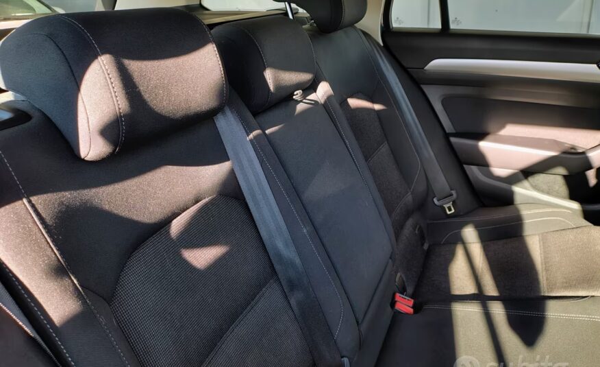 Volkswagen Passat 1.4 TSI DSG 2019 Trendline BlueM