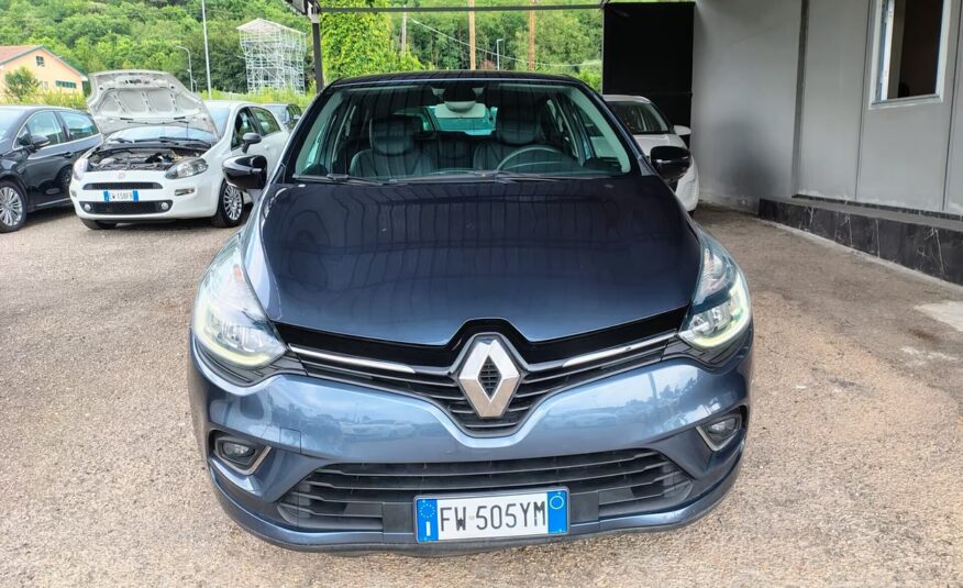 Renault Clio TCe 12V 90 CV 5 porte Moschino Life