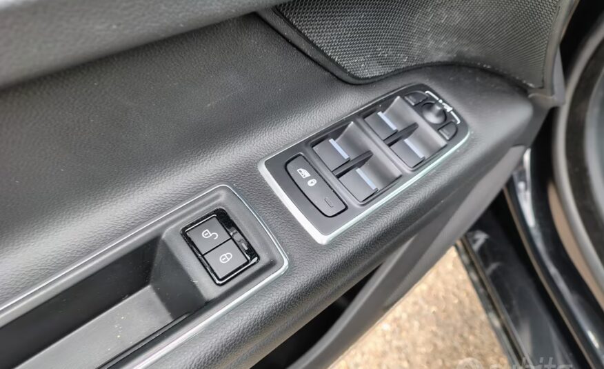 Jaguar XF aut. Portfolio (SOLO PER OPERATORI DEL SETTORE)