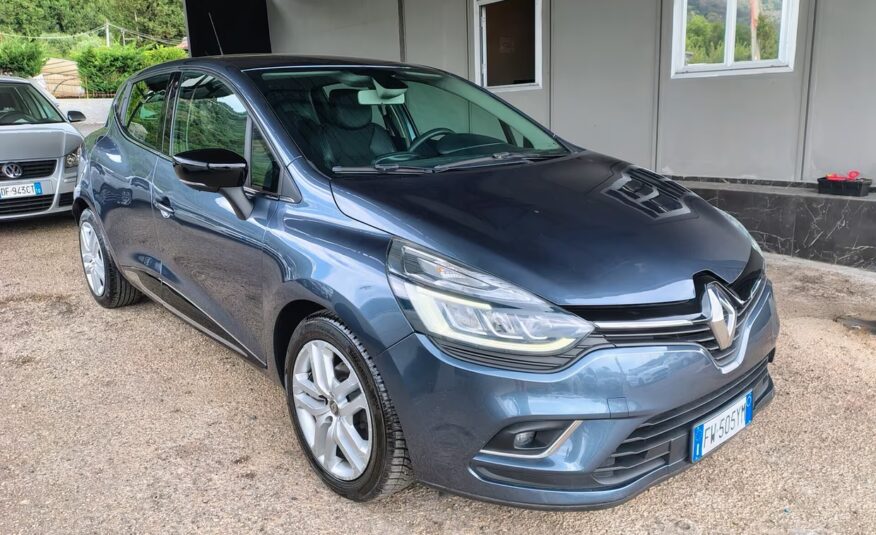 Renault Clio TCe 12V 90 CV 5 porte Moschino Life