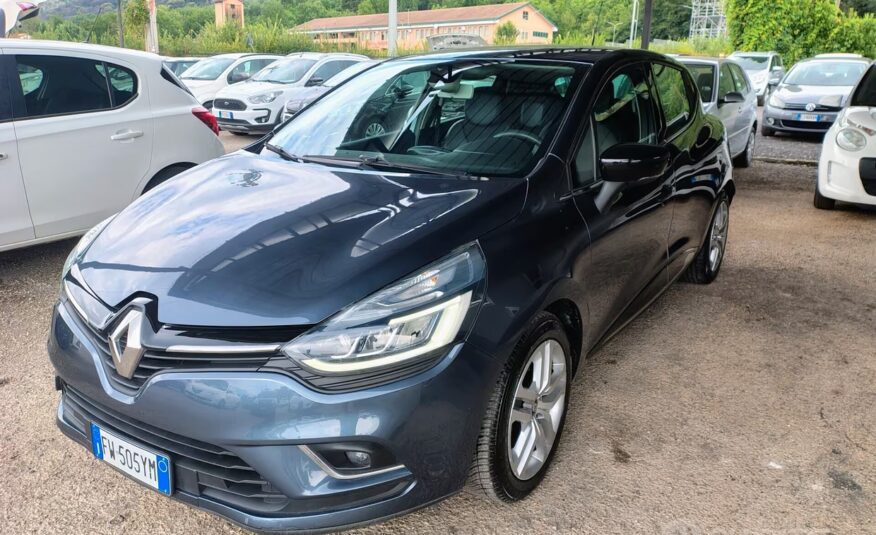 Renault Clio TCe 12V 90 CV 5 porte Moschino Life