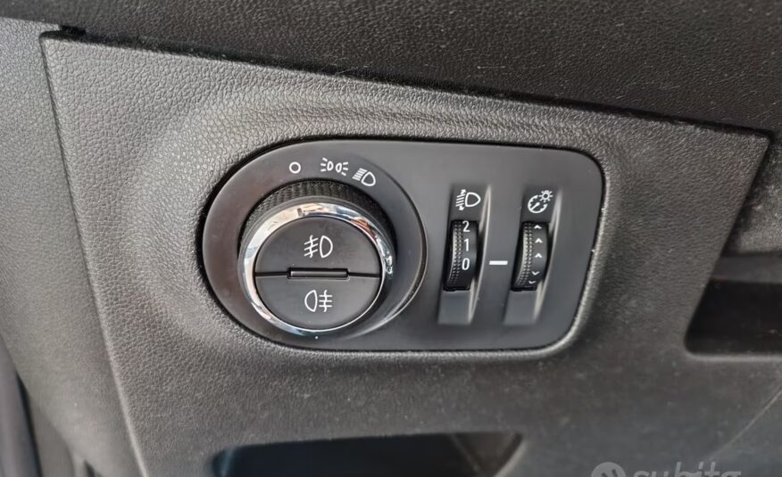 Opel Corsa 1.3 CDTI Coupé b-Color