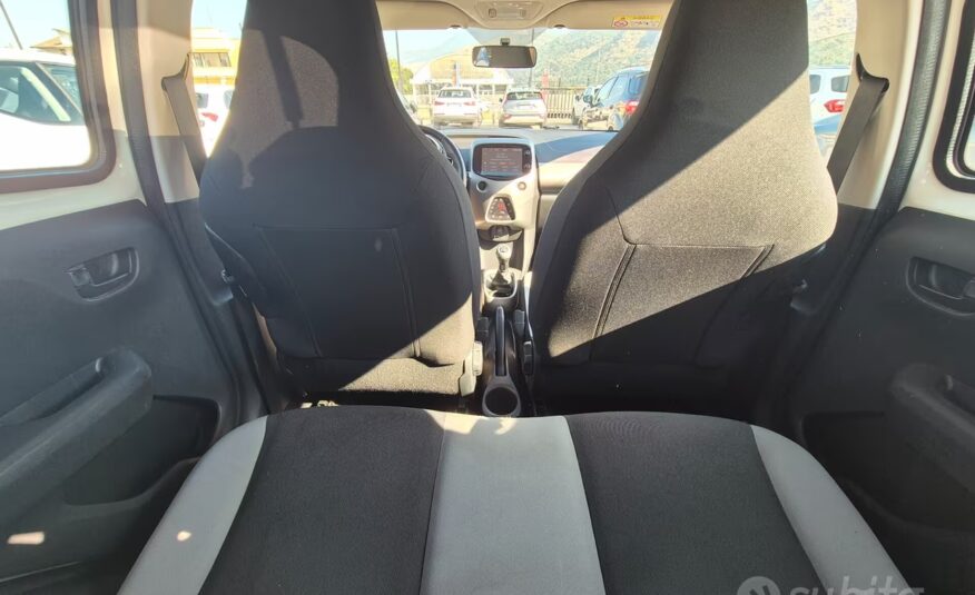 Toyota Aygo 1.0 VVT-i 69 CV 5 porte x-clusiv