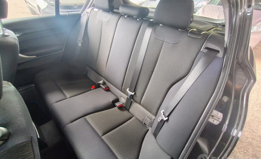 Bmw 114 114d 5p. Unique