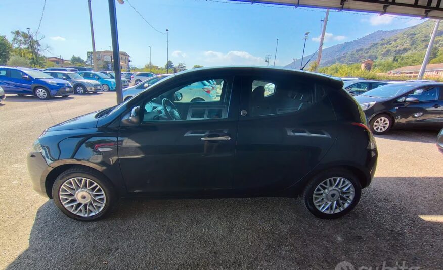 Lancia Ypsilon 1.2 69 CV 5 porte GPL Ecochic Gold