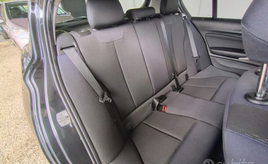 Bmw 114 114d 5p. Unique