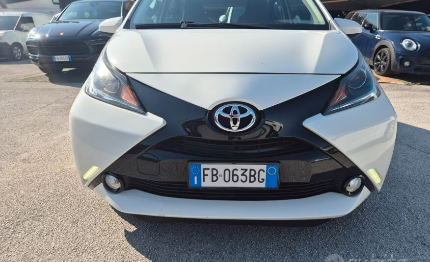 Toyota Aygo 1.0 VVT-i 69 CV 5 porte x-clusiv