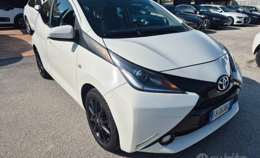 Toyota Aygo 1.0 VVT-i 69 CV 5 porte x-clusiv