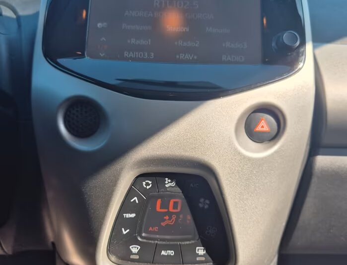 Toyota Aygo 1.0 VVT-i 69 CV 5 porte x-clusiv