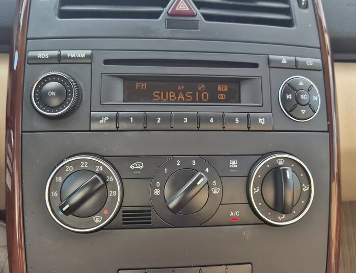 Mercedes-benz A 170 BlueEFFICIENCY Avantgarde
