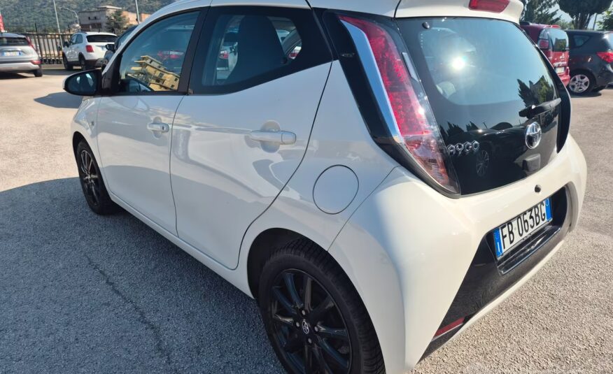 Toyota Aygo 1.0 VVT-i 69 CV 5 porte x-clusiv