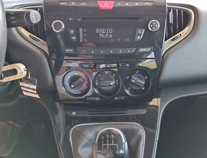 Lancia Ypsilon 1.2 69 CV 5 porte GPL Ecochic Gold