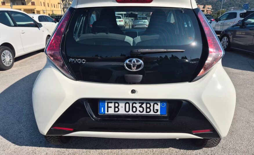 Toyota Aygo 1.0 VVT-i 69 CV 5 porte x-clusiv