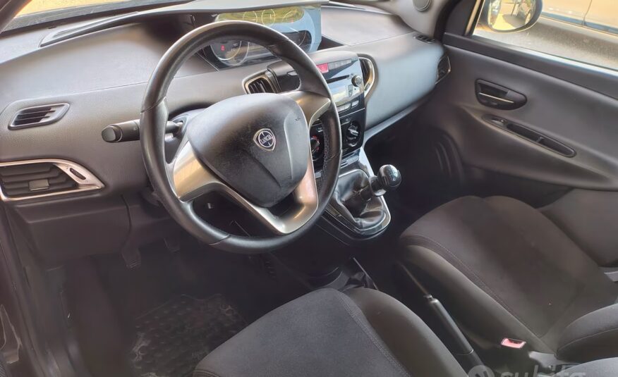 Lancia Ypsilon 1.2 69 CV 5 porte GPL Ecochic Gold