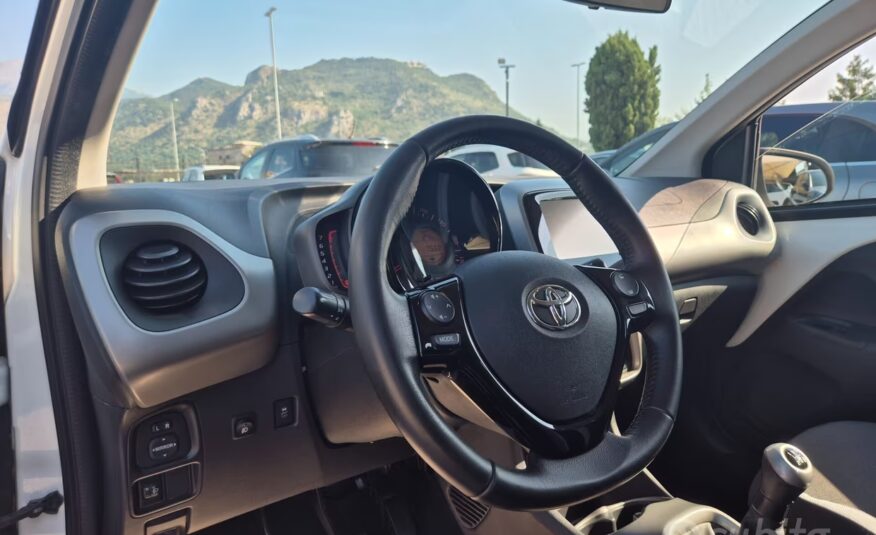 Toyota Aygo 1.0 VVT-i 69 CV 5 porte x-clusiv